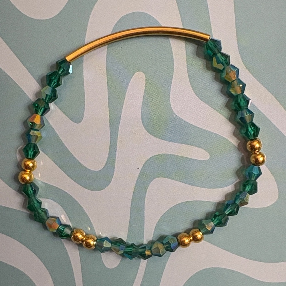 Elegant Green and Gold Glass Beaded Bracelet